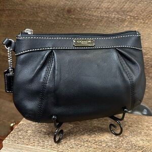 Coach Black Leather Wristlet – Classic Pleated Style with Tag